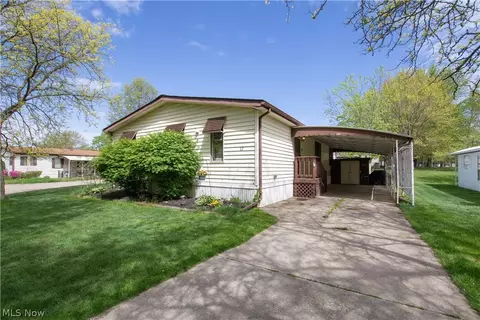 12 Church St #12, Olmsted Twp, OH 44138