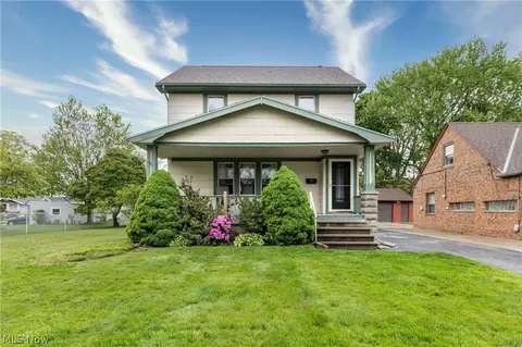 19560 Riverview Ave, Rocky River, OH 44116