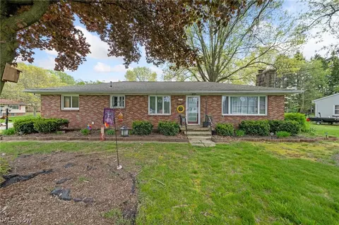 3060 Sweitzer St NW, Uniontown, OH 44685