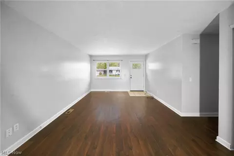 Living - 9888 Belden Dr, Windham, OH 44288 photo 2 of 4