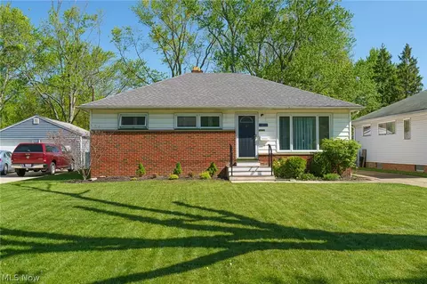 11892 Meadowbrook Dr, Parma Heights, OH 44130