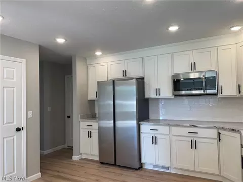 1530 E 290th St, Wickliffe, OH 44092 photo 6