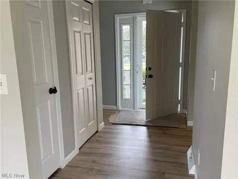 1530 E 290th St, Wickliffe, OH 44092 photo 3