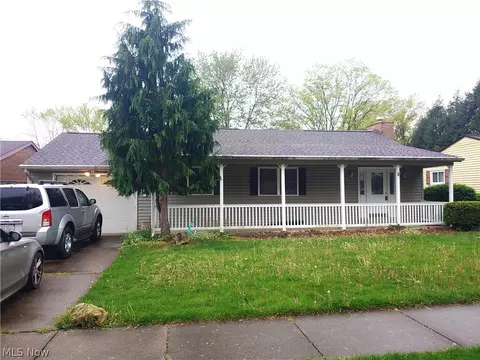210 Hemlock St, Dover, OH 44622 photo 3