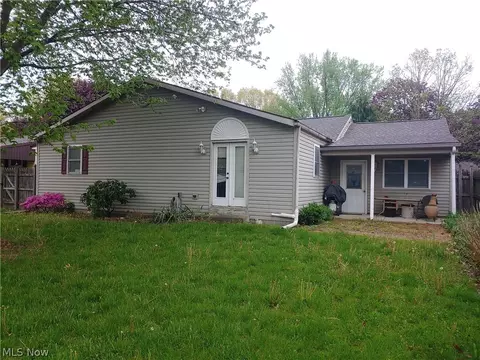 210 Hemlock St, Dover, OH 44622 photo 5