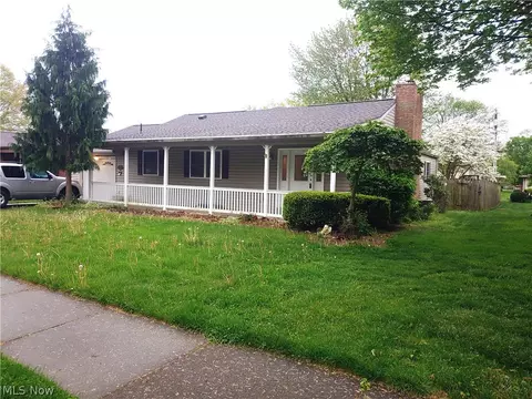 210 Hemlock St, Dover, OH 44622 photo 2