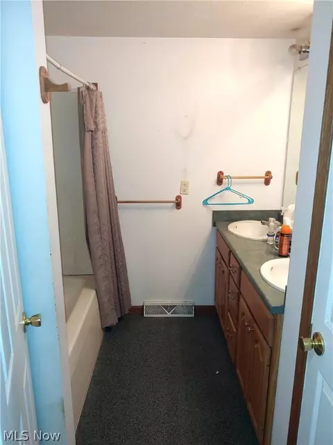 210 Hemlock St, Dover, OH 44622 photo 15