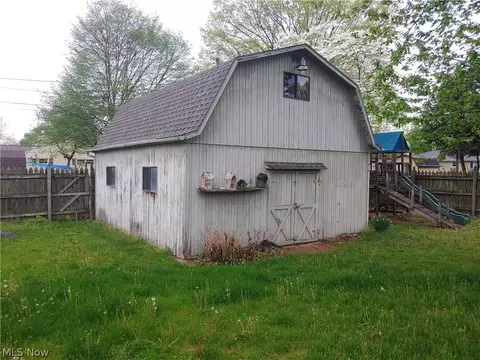 210 Hemlock St, Dover, OH 44622 photo 7