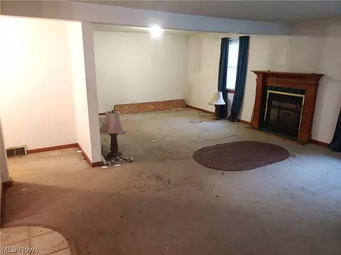 210 Hemlock St, Dover, OH 44622 photo 9