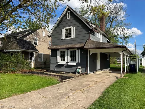 1368 F St, Lorain, OH 44052