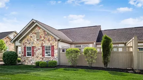5333 W Sheffield Cir, Zanesville, OH 43701