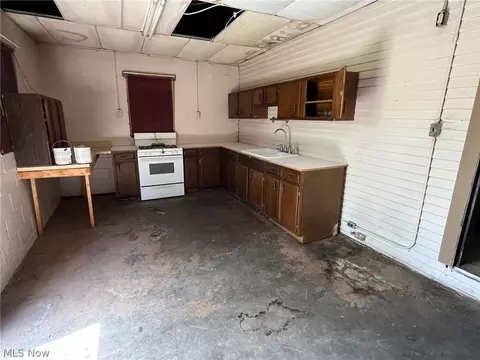 229 Main St, Lowell, OH 45744 photo 7