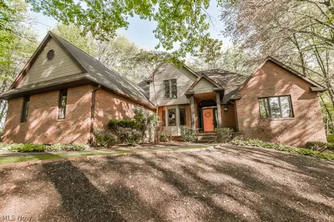 6988 Millfield Rd NW, Canal Fulton, OH 44614