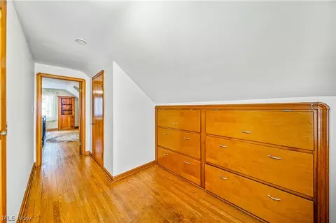 Entry Way - 444 E 264th St, Euclid, OH 44132 photo 1 of 3