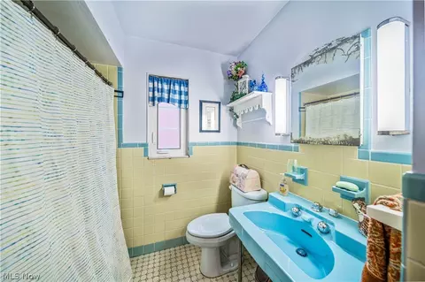 Bath - 444 E 264th St, Euclid, OH 44132 photo 1 of 3