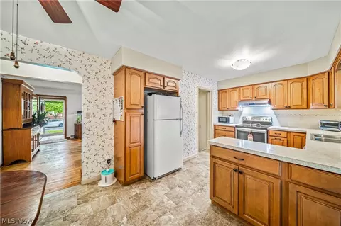 Kitchen - 444 E 264th St, Euclid, OH 44132 photo 2 of 3