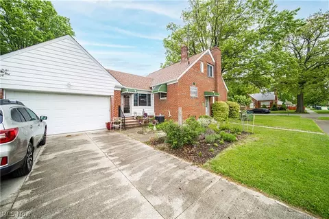 Exterior - 444 E 264th St, Euclid, OH 44132 photo 8 of 9