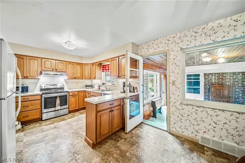 Kitchen - 444 E 264th St, Euclid, OH 44132 photo 1 of 3