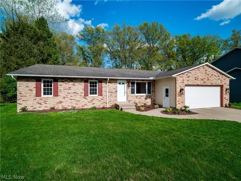 5719 Whispering Pines Pl, Lorain, OH 44053