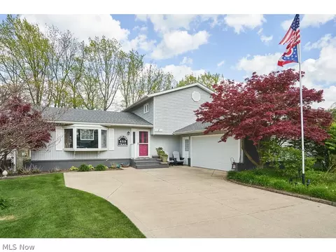459 Mohawk Trl, Brunswick, OH 44212