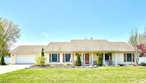 1409 Warrick Dr, Ashtabula, OH 44004