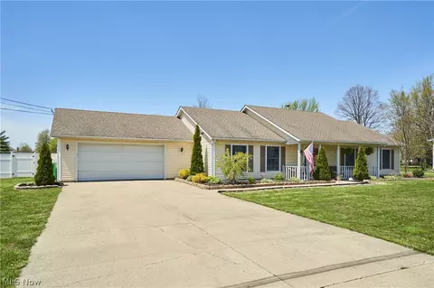 Exterior - 1409 Warrick Dr, Ashtabula, OH 44004 photo 5 of 7