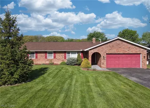 19474 Benbow Rd, Strongsville, OH 44136