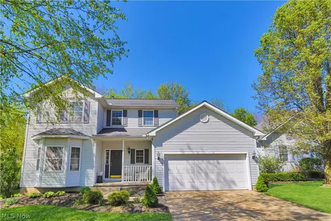 109 Deepwood Ct, Chardon, OH 44024