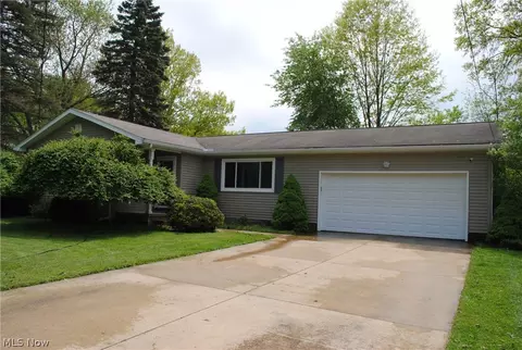 4519 Howard Dr, Vermilion, OH 44089