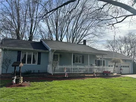 48105 Heck Rd, East Palestine, OH 44413