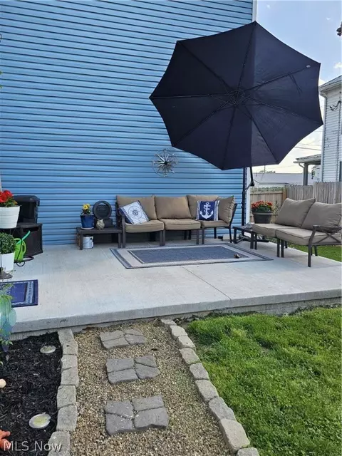 Exterior - 307 Fourth St, Beverly, OH 45715 photo 2 of 4