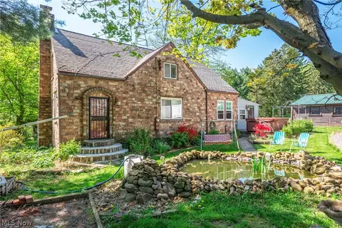 343 Bellus Rd, Hinckley, OH 44233
