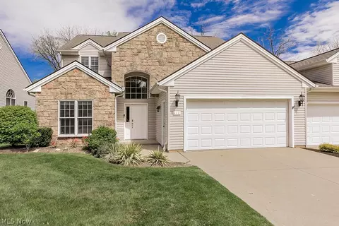 117 Stonecreek Dr, Mayfield, OH 44143