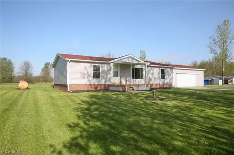 3931 Warner Rd, Fowler, OH 44418