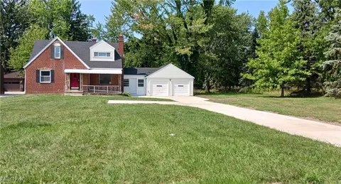 7030 Pearl Rd, Middleburg Heights, OH 44130