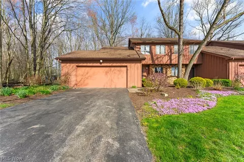 112 Diamond Way, Cortland, OH 44410