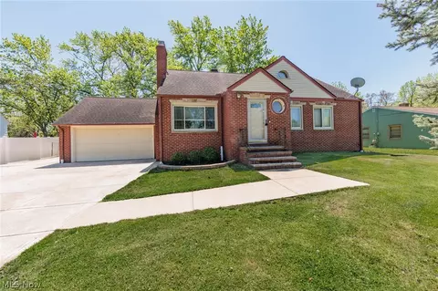 Exterior - 438 E Sprague Rd, Broadview Heights, OH 44147 photo 9 of 9
