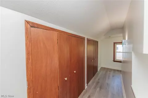 Entry Way - 438 E Sprague Rd, Broadview Heights, OH 44147 photo 2 of 3