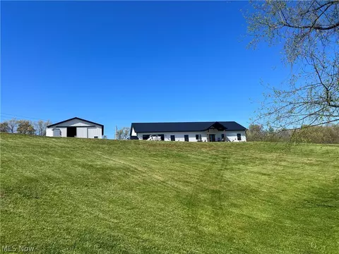 740 Dugan, Belpre, OH 45714 photo 4