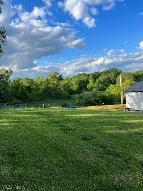 740 Dugan, Belpre, OH 45714 photo 2