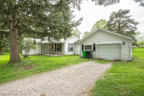 4826 Beach Rd, Medina, OH 44256