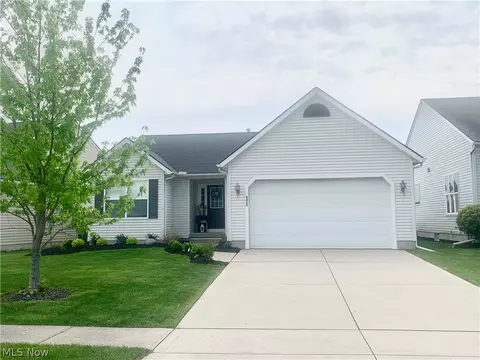 6425 Majestic Dr, North Ridgeville, OH 44039