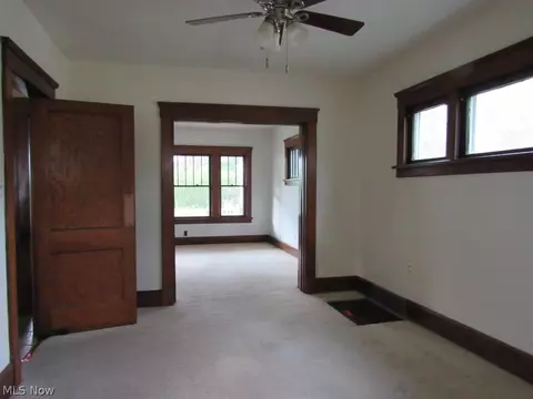 239 Columbus St, Elyria, OH 44035 photo 4