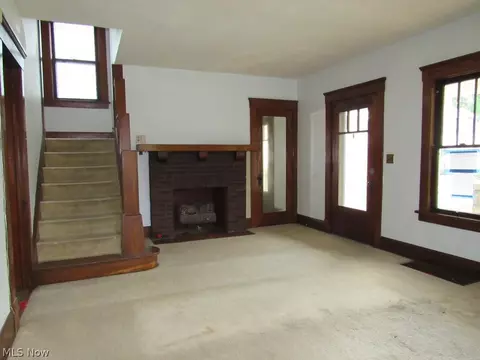 239 Columbus St, Elyria, OH 44035 photo 3