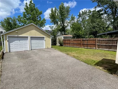 Exterior - 5214 Stanley Ave, Maple Heights, OH 44137 photo 3 of 4