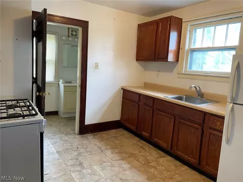 Kitchen - 2242 E 33rd St, Lorain, OH 44055 photo 1 of 2