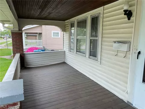 Exterior - 2242 E 33rd St, Lorain, OH 44055 photo 4 of 6