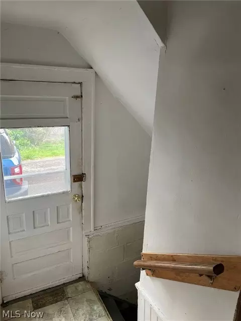 Entry Way - 2242 E 33rd St, Lorain, OH 44055 photo 5 of 5
