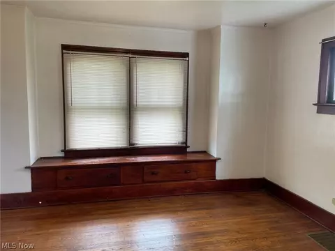 Living - 2242 E 33rd St, Lorain, OH 44055 photo 1 of 7