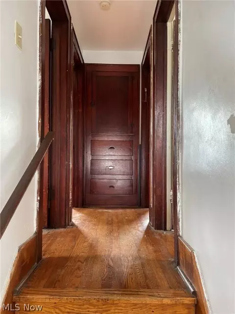 Entry Way - 2242 E 33rd St, Lorain, OH 44055 photo 4 of 5